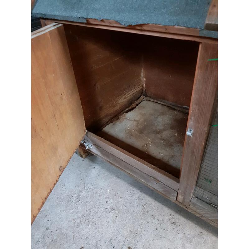 Large Hutch