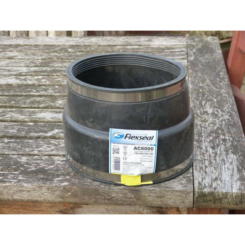 Flexseal Flexible UPVC - Clay Adaptor 180/200mm to 160/180mm