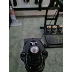 Logitech G29 wheel and pedal with shifter and stand