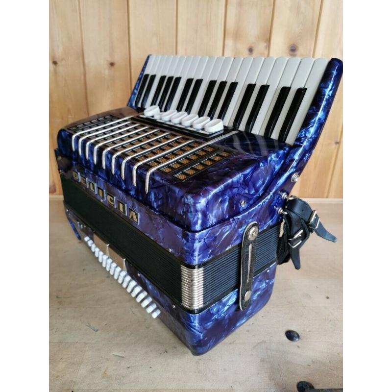 Delicia Arnaldo III, 3 Voice (LMM), 72 Bass, Piano Accordion. Online Lessons Available.