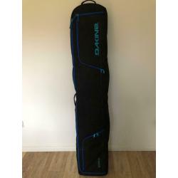*PRICE DROP* Snowboard with bindings and travel bag