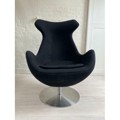 Black large office chair