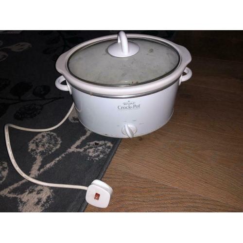 Slow cooker