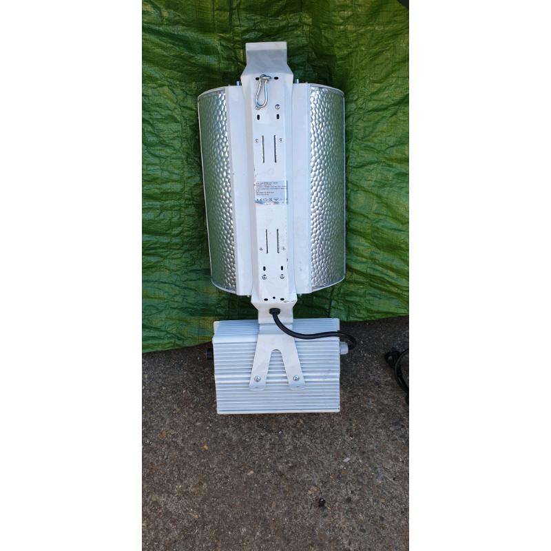Hydroponics 1000w DE Full Fixture with Adjustable Reflector