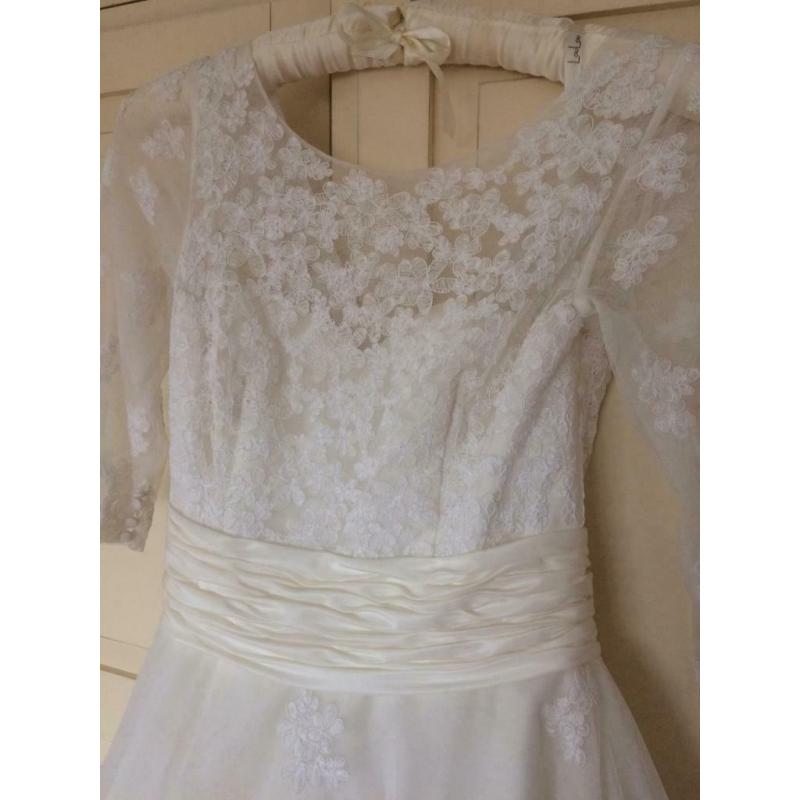 1950?s Style Wedding Dress