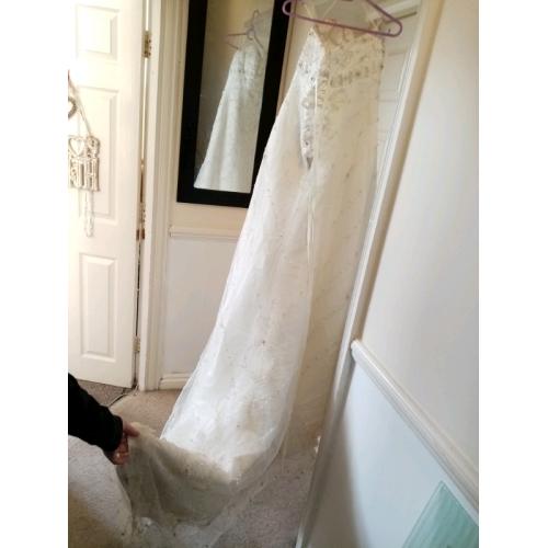 Wedding dress