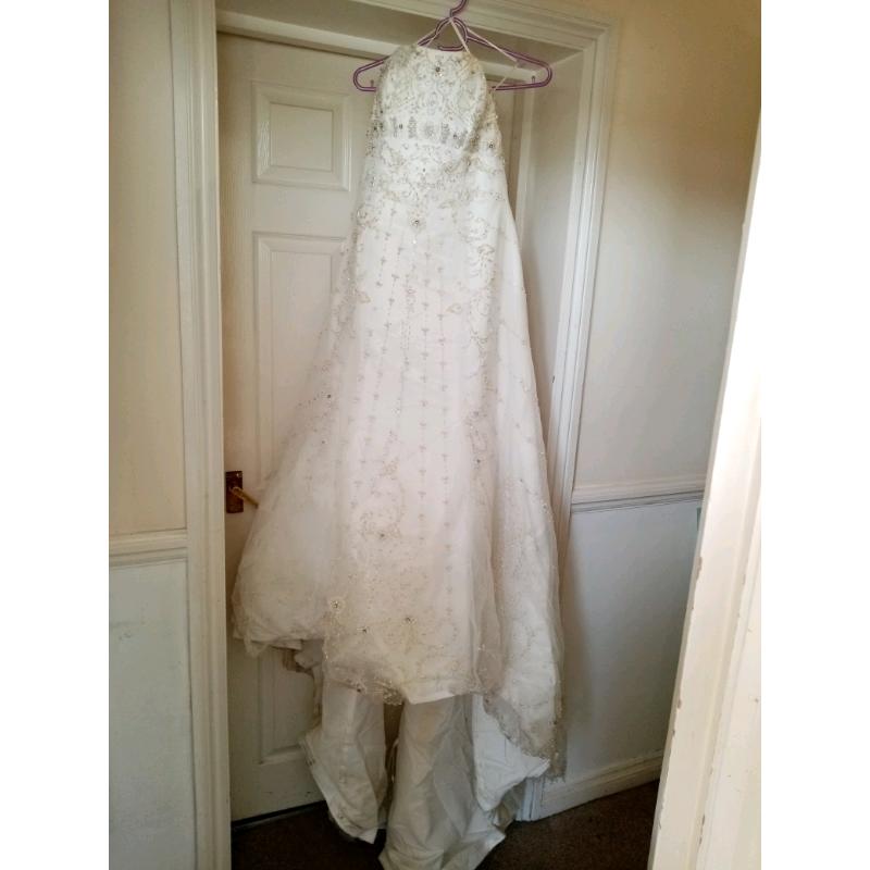 Wedding dress