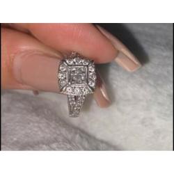 9ct white diamond ring and wedding band