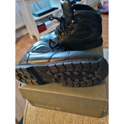 ***REDUCED*** Child's Timberland boots - size 12.5