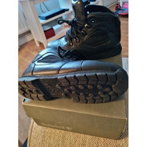 ***REDUCED*** Child's Timberland boots - size 12.5