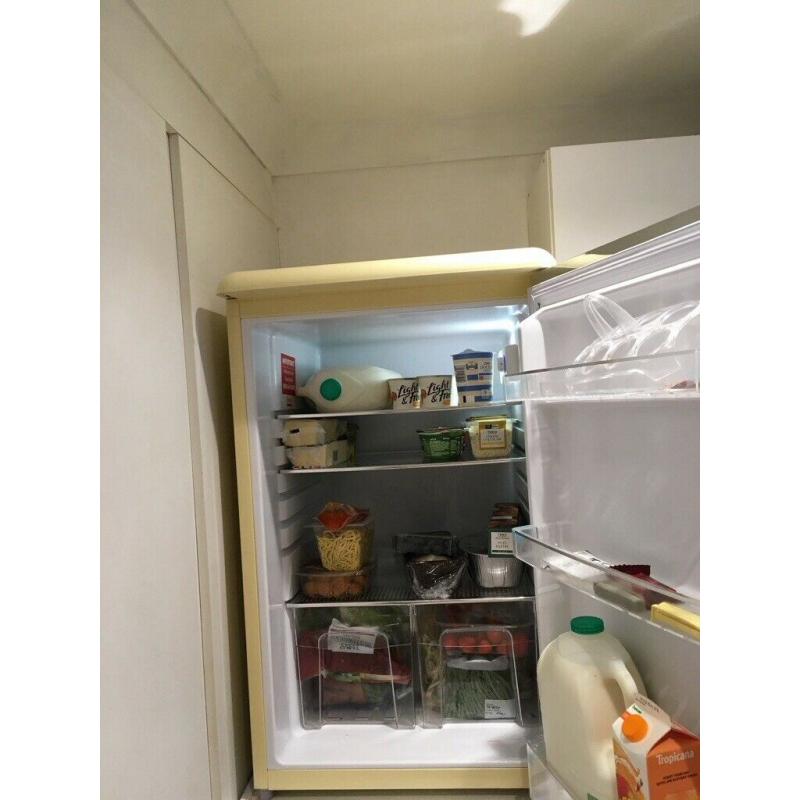 Fridge (Retro)