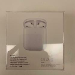 Apple Airpod 2nd Generation with Wireless Charging Case
