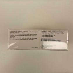Apple Airpod 2nd Generation with Wireless Charging Case