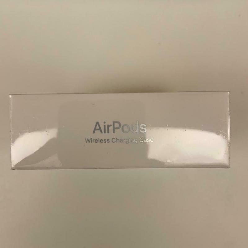 Apple Airpod 2nd Generation with Wireless Charging Case
