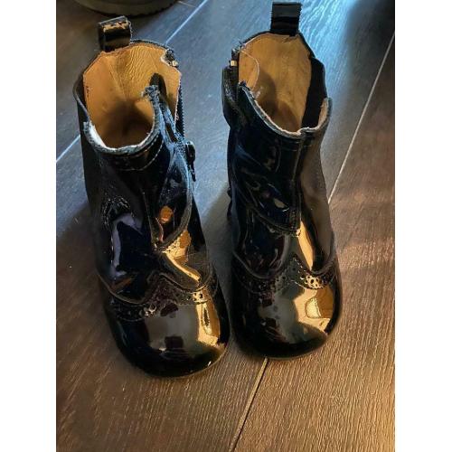 Black Spanish boots size 24