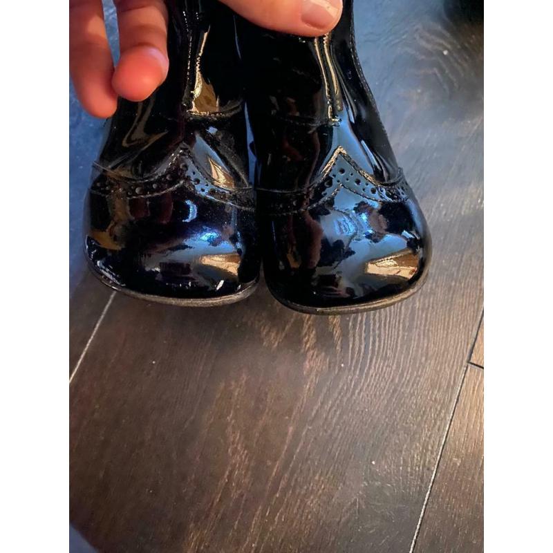 Black Spanish boots size 24