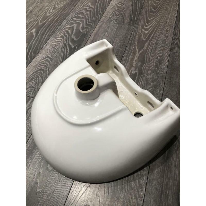 Used wash basin