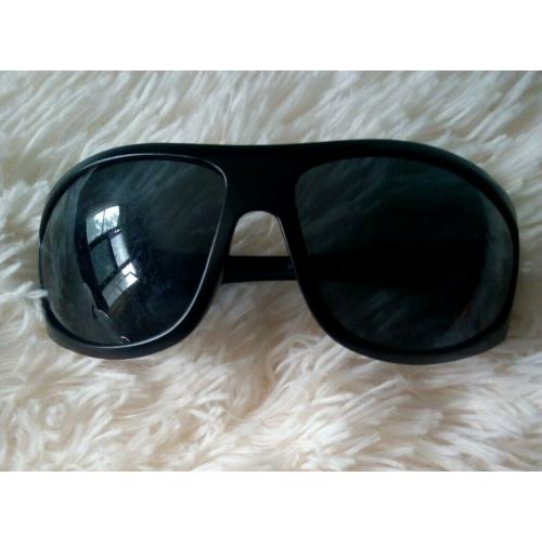 Black New Unisex Mens Womens Wraparound Curved UV400 Sunglasses.