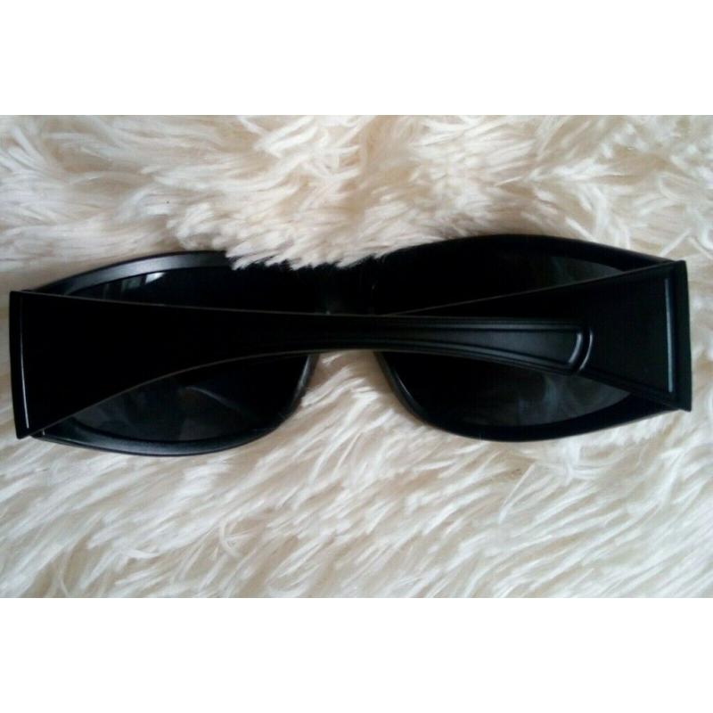 Black New Unisex Mens Womens Wraparound Curved UV400 Sunglasses.