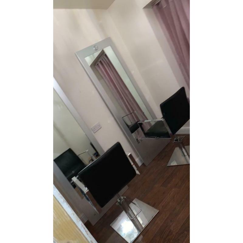 Hairdressing mirrors