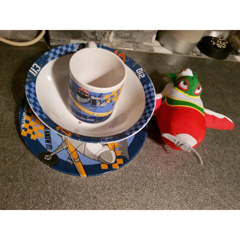 Disney Planes matching mug, bowl and plate set plus plush toy