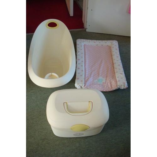BABY ASSORTMENT OF THINGS ALL AS NEW