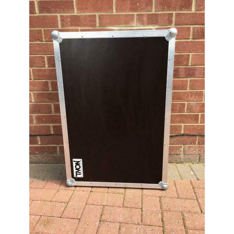 Heavy duty flight case