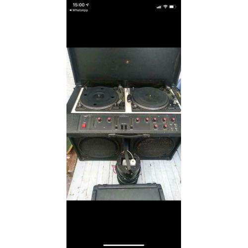DJ equipment old but still works