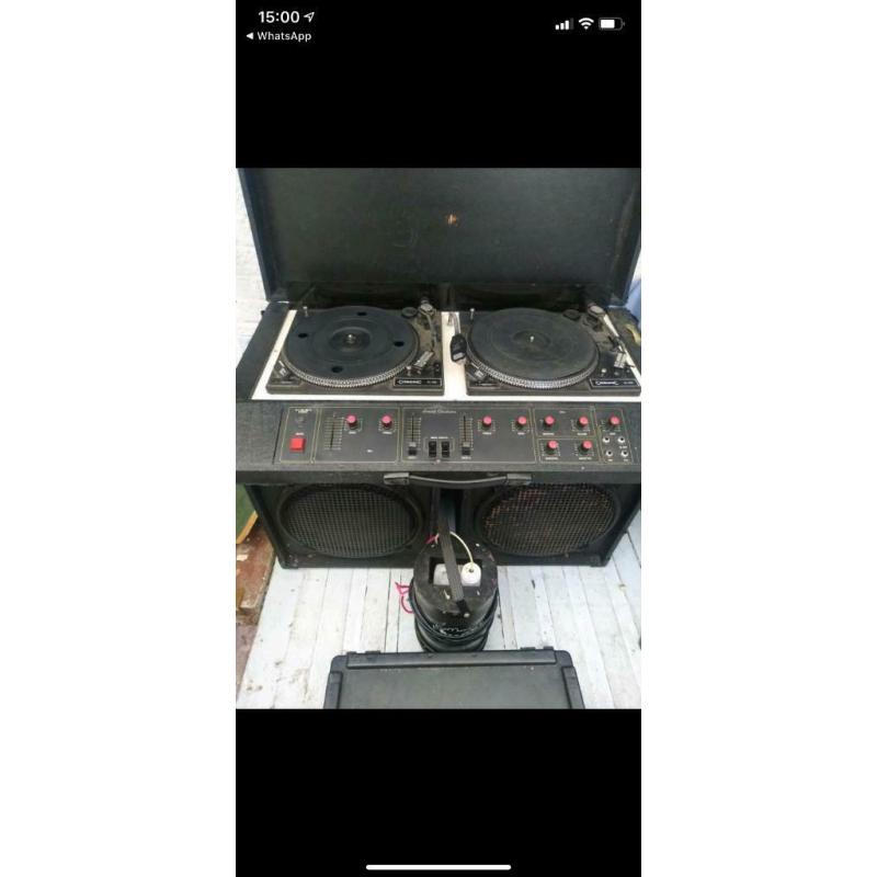 DJ equipment old but still works