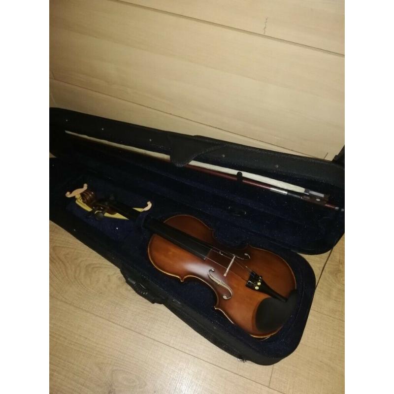 Full size violin, hardly used