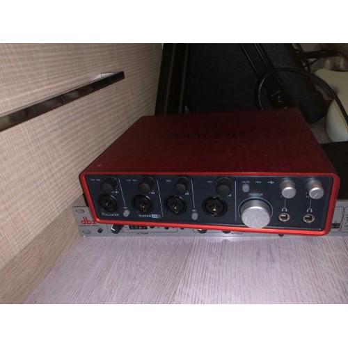 Focusrite Scarlett 18i8 with cabels