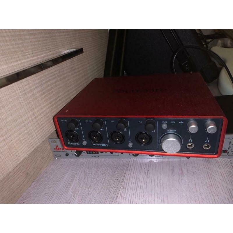 Focusrite Scarlett 18i8 with cabels