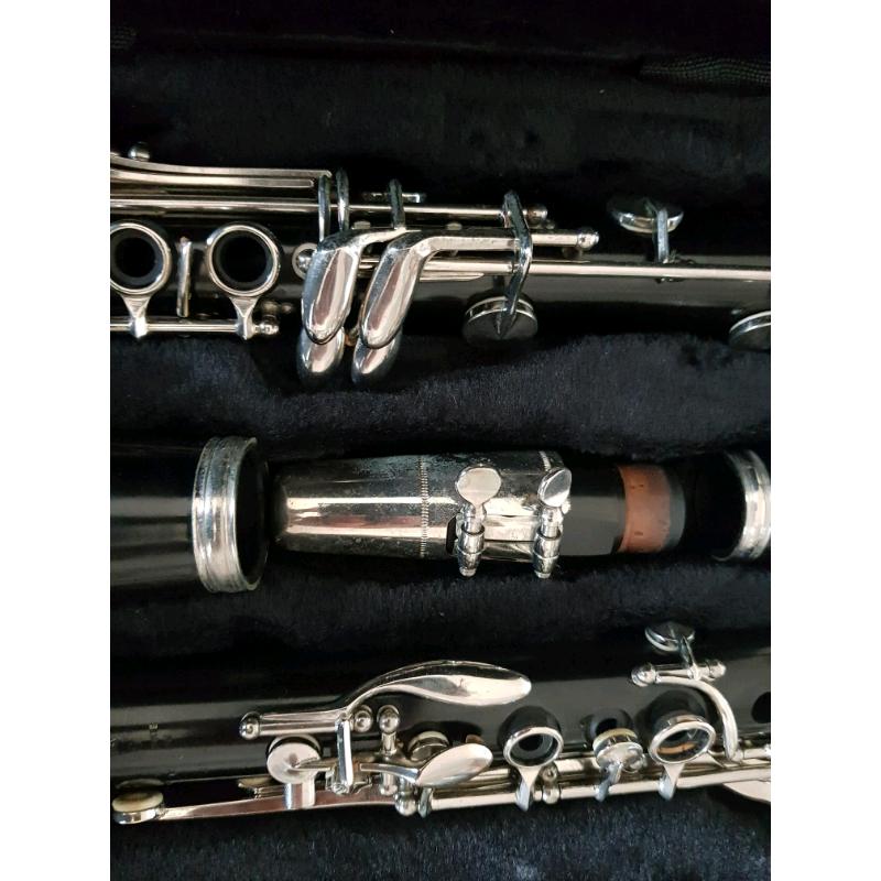 Clarinet bossey and hawkes regent gator case