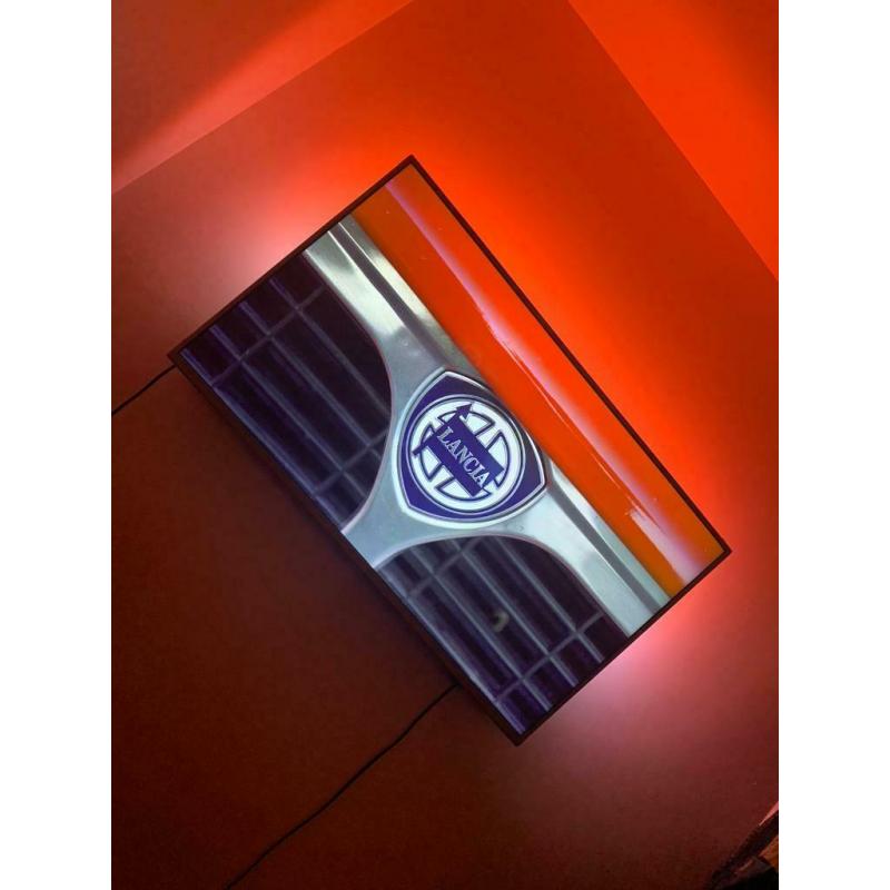 Philips Hue 43? Ambient Light TV