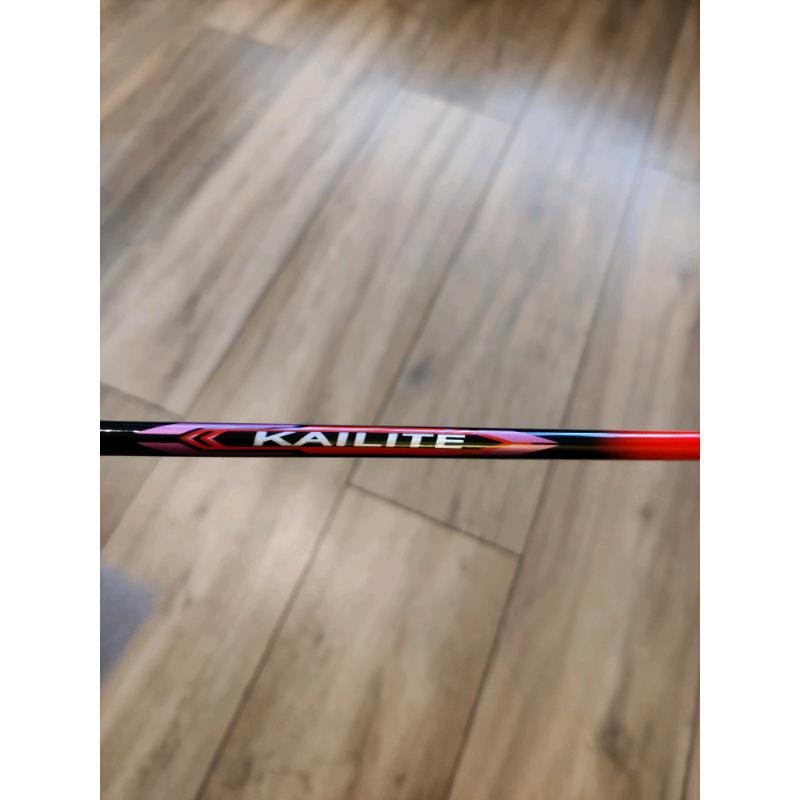 Badminton world light weight racquet