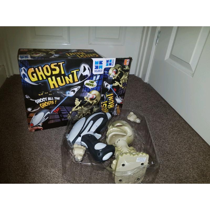 Ghost hunt game