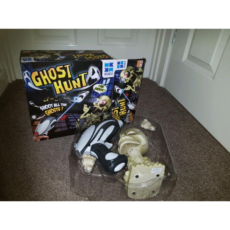 Ghost hunt game