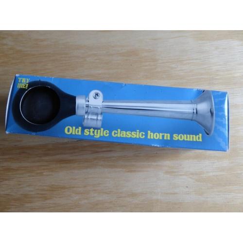 MARKS AND SPENCERS VINTAGE / RETRO BICYCLE HORN GIFT BOXED AS NEW GREAT CHRISTMAS PRESENT IDEA