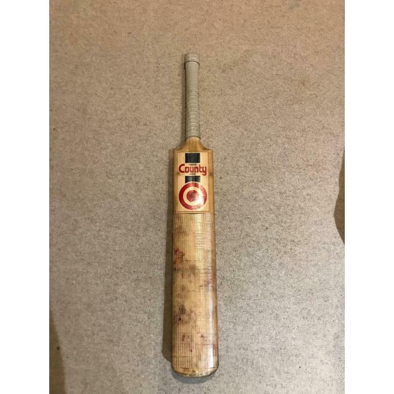 Hunts County Cricket Bat