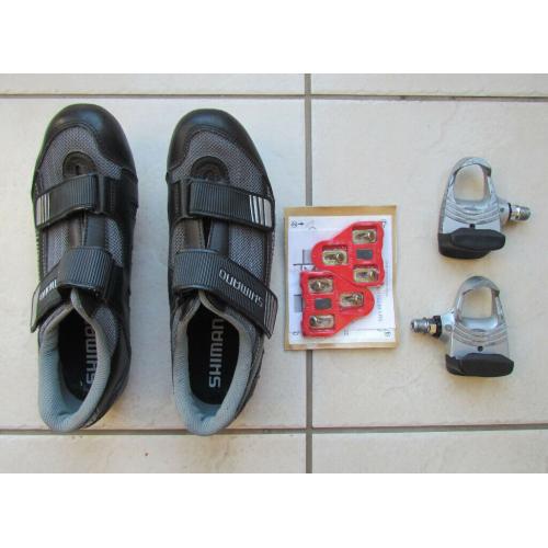 Campagnolo Look pedals + Shimano cycling shoes size 8 + new cleats + neoprene over shoe socks