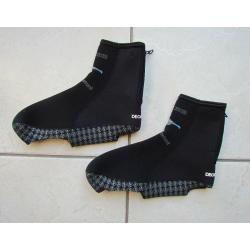 Campagnolo Look pedals + Shimano cycling shoes size 8 + new cleats + neoprene over shoe socks