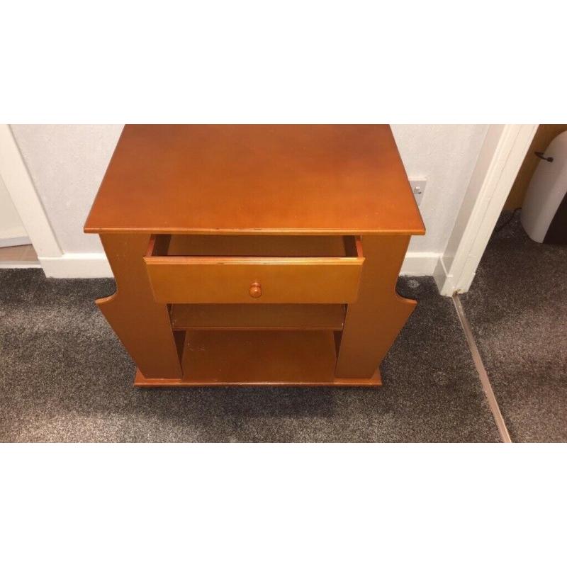 Magazine rack unit with drawer
