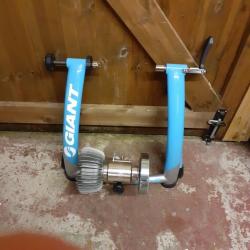 Giant Cyclotron Fluid ST Turbo Trainer