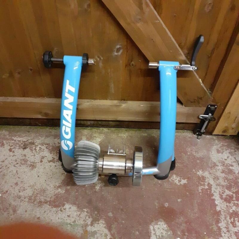 Giant Cyclotron Fluid ST Turbo Trainer