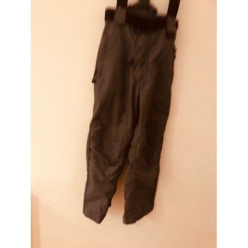 Child's ski pants / salopettes - age 9-10