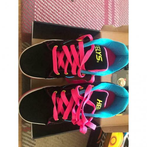 Heelys size 5 hardly worn