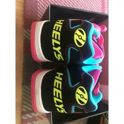 Heelys size 5 hardly worn
