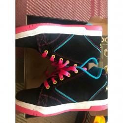 Heelys size 5 hardly worn