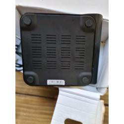MXQ media box with power lead and remote