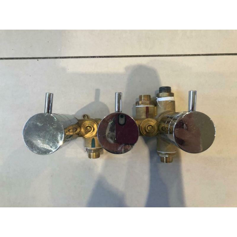 Thermostatic shower mixer valve (with 3 way diverter)